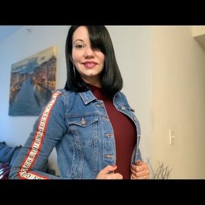 Beautiful jean jacket.